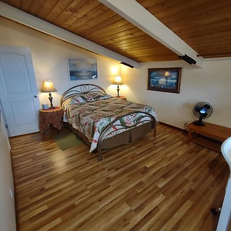 Banyan Tree Sanctuary Guest House Kalaoa Bagian luar foto